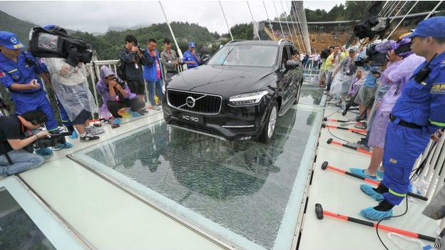 160820114716_china_glass_bridge_ap_624x351_ap