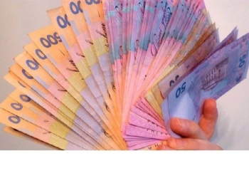 Руководитель филиала банка в Первомайском районе присвоила 33 тыс. грн. денег вкладчиков