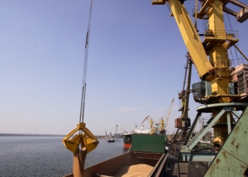 Новый год в октябре – Николаевский морской порт выполнил годовой план по грузопереработке