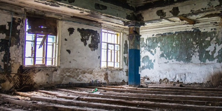 В Ольшанском разобрали и продали школу. Директор может сесть на 12 лет