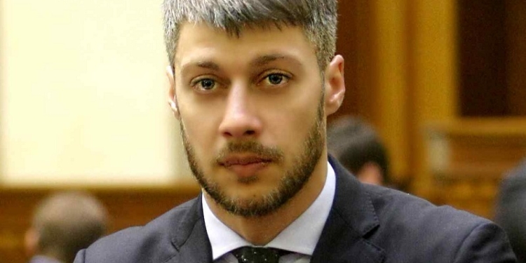 Еще один бородатый депутат от Николаевской области – на 128-м победил Артем Ильюк