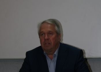 Дела предвыборные: Сергей Исаков знает, кто ему выставил двойника, и не намерен сниматься в пользу Александра Жолобецкого