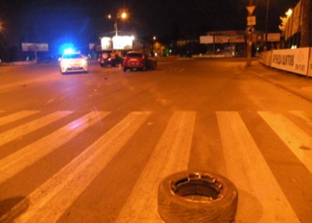 Идти не мог, потому сел за руль? Столбу – ничего, а двое пассажиров – в больнице