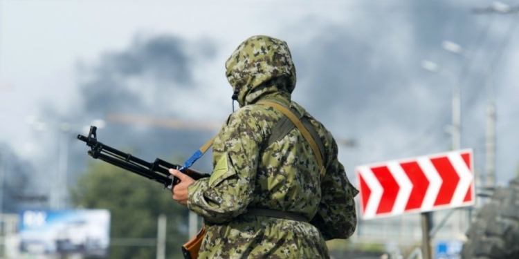 Как наши “киборги” жгут русские танки: Боец 79-ки опубликовал видео с поля боя