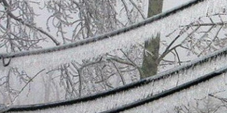 Гололед, дорога на Первомайск уже в стекле