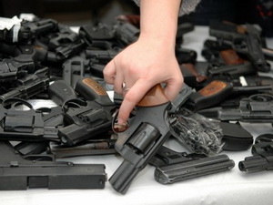 Граждане, сдавайте оружие!