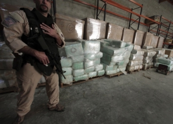 Порошенко создал тайную группу для контроля работы таможни и фискальной службы