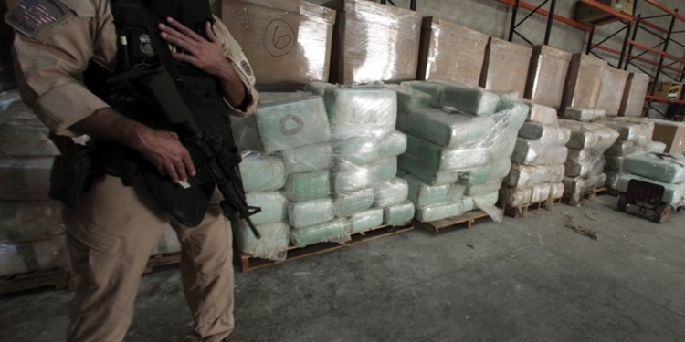 Порошенко создал тайную группу для контроля работы таможни и фискальной службы