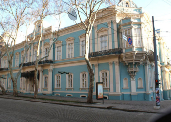 Наше вам с кисточкой: николаевские художники представят свои работы одесситам