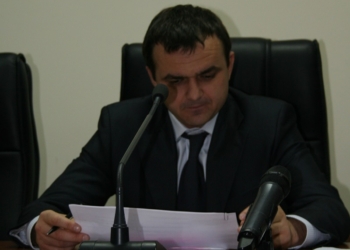 Вадим Мериков не уверен, что поджог дома Капацыны связан с выборами, и тоже говорит о неизвестных людях на 132 округе