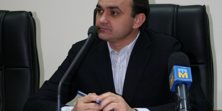 Вадим Мериков: «Нас сегодня минируют, но мы голосуем»