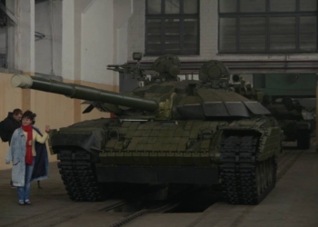 Журналистам показали новейшую военную технику отечественного производства. Ее бы в АТО!