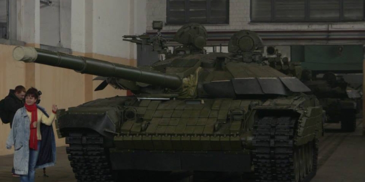 Журналистам показали новейшую военную технику отечественного производства. Ее бы в АТО!