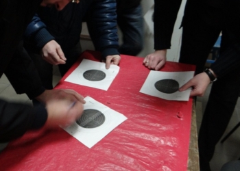 Стреляли. Так в Николаеве поддержали морских пехотинцев