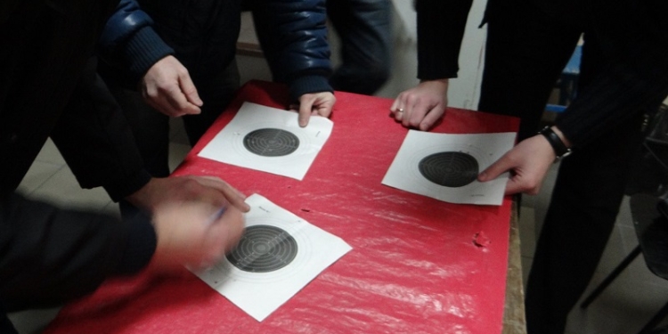 Стреляли. Так в Николаеве поддержали морских пехотинцев