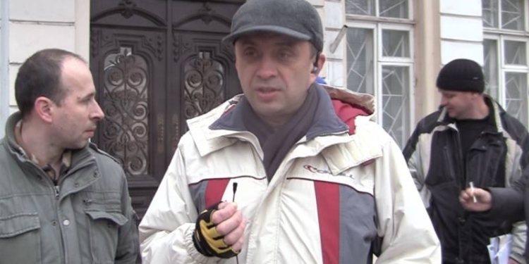 Под БТИ николаевские общественники требовали Рыжика. Но вместо Рыжика пришла милиция