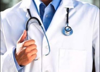 Всех украинских медиков хотят сделать военнообязанными