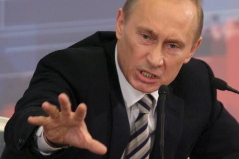 Путин признал, что российские войска блокировали украинских военных в Крыму перед проведением “референдума”