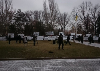 Сотрудники “Николаевоблэнерго” чуть ли не штурмом взяли кабинет 1-го заместителя губернатора