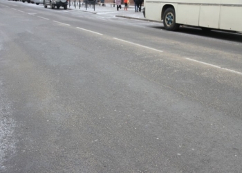 Николаевские магистрали уже обрабатываются противогололедной смесью