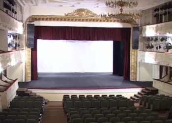 На новой сцене Николаевского русского драмтеатра актрисы падать не будут