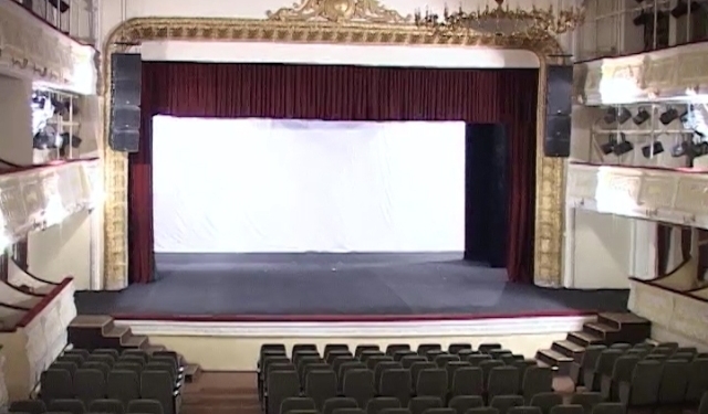 На новой сцене Николаевского русского драмтеатра актрисы падать не будут