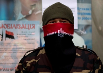 Теперь в России запретят “Красное и черное”? Госдума ввела штрафы за атибутику «Свободы» и «Правого сектора»