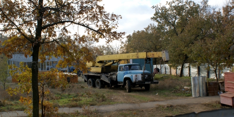 Жители ЮТЗ напрасно писали Гранатурову. Но как только пригрозили бессрочным пикетом, в мэрии зашевелились