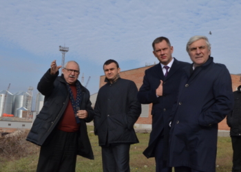 «Мы пришли сегодня в порт»: Впереди – лихтеровочный морской терминал