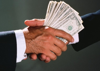 Опальный декан “аграрки” рассказал о взятках, коррупции и кумовстве в университете