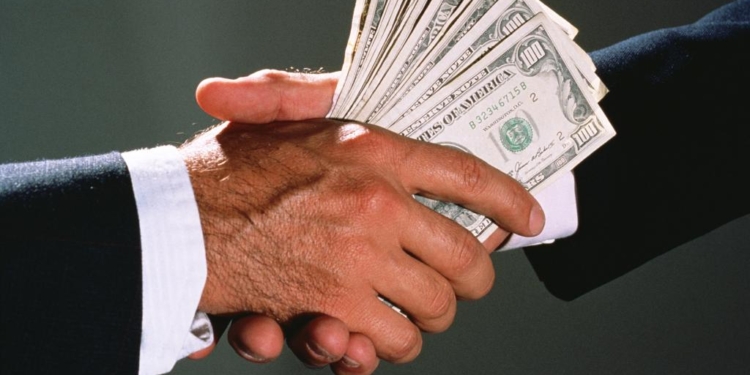 Опальный декан “аграрки” рассказал о взятках, коррупции и кумовстве в университете