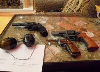 В Вознесенске револьверы нашли в белье