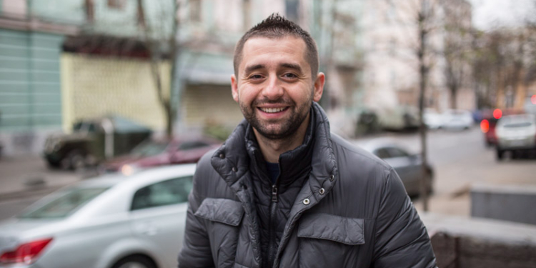 Давид Арахамия: Волонтеры решили наступать единым фронтом