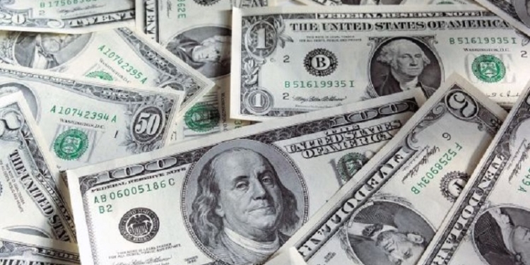 С зарплаты откладывал? У арестованного директора Департамента госзакупок МО в банковском сейфе нашли $420 тыс.