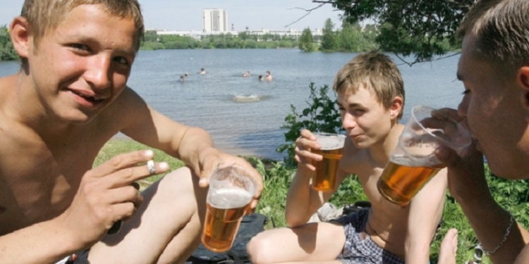 Продал алкоголь или табак несовершеннолетним – потерял лицензию. И таковые в Николаевской области есть