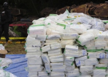 МИД проверяет информацию о задержании в Испании двух украинцев на яхте с тонной кокаина