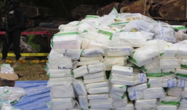 МИД проверяет информацию о задержании в Испании двух украинцев на яхте с тонной кокаина