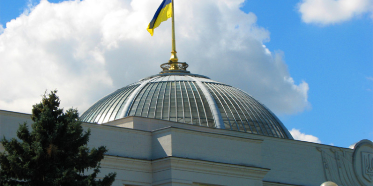 Цирку нашлась альтернатива: теперь любой украинец сможет свободно посетить любое заседание Верховной Рады