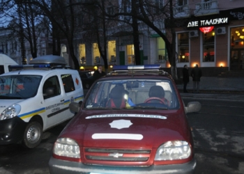 В «Двух палочках» искали бомбу, а нашли пистолет