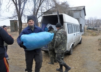 Наш ремонтный полк николаевцы тоже поддержали: на Восток отправилась увесистая «посылка» с нужными вещами