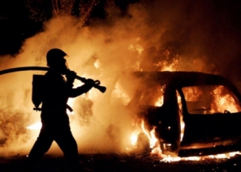 Автобус загорелся сам, а с «Volkswagen Passat» еще надо разбираться – в Николаевской области снова горят средства передвижения