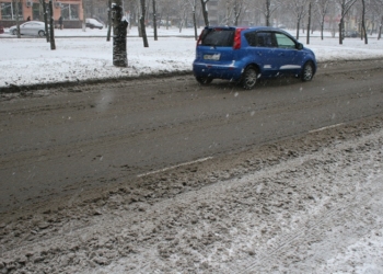 В Николаеве – зима: ищем на улицах снегоуборочную технику
