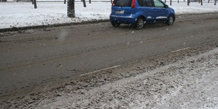 В Николаеве – зима: ищем на улицах снегоуборочную технику
