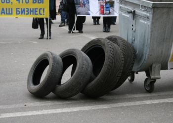 Перед сессией Николаевского горсовета: «позвонишки» требовали вернуть им работу, а афганцы – выделить землю