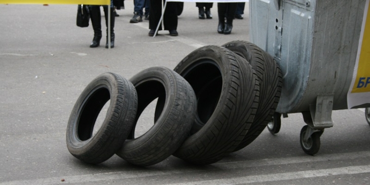 Перед сессией Николаевского горсовета: «позвонишки» требовали вернуть им работу, а афганцы – выделить землю