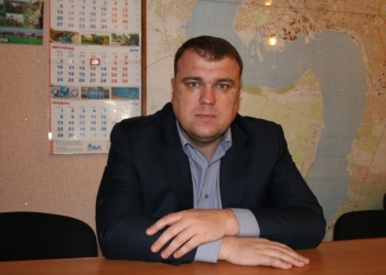 Чтоб даже мыслей у диверсантов не возникло: территория у Варваровского и Ингульского мостов вычищена от деревьев