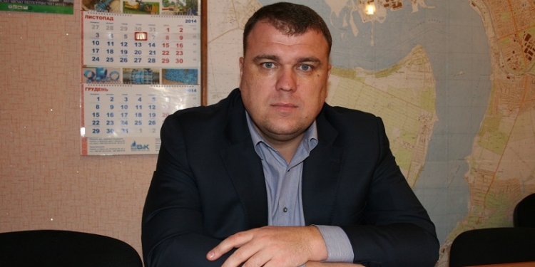 Чтоб даже мыслей у диверсантов не возникло: территория у Варваровского и Ингульского мостов вычищена от деревьев