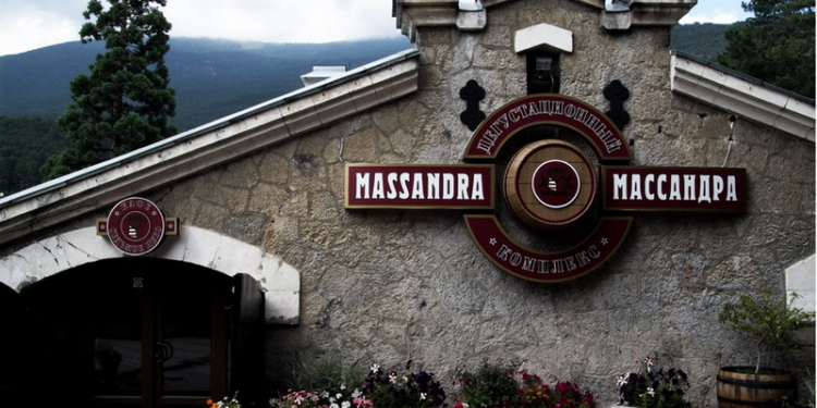 «Няша» Поклонская «распробовала» Массандру