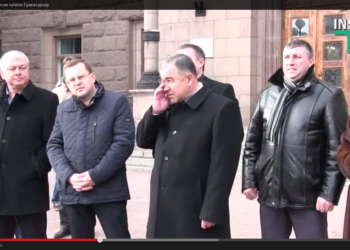 «Чучело» Гранатурова принесли и унесли. А мэр снова «развел» общественников