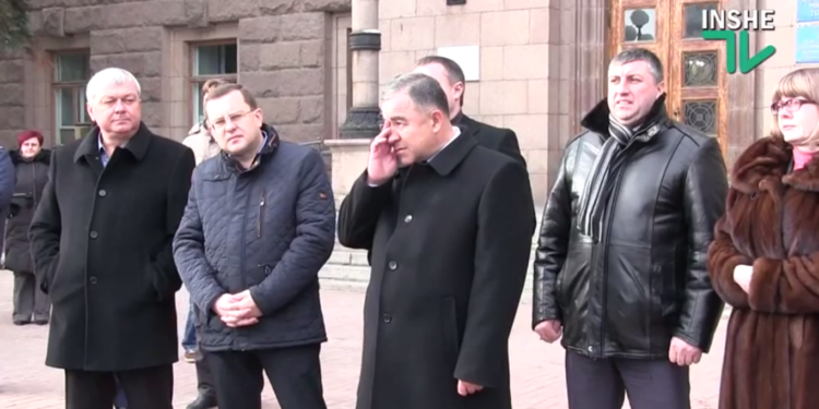 «Чучело» Гранатурова принесли и унесли. А мэр снова «развел» общественников